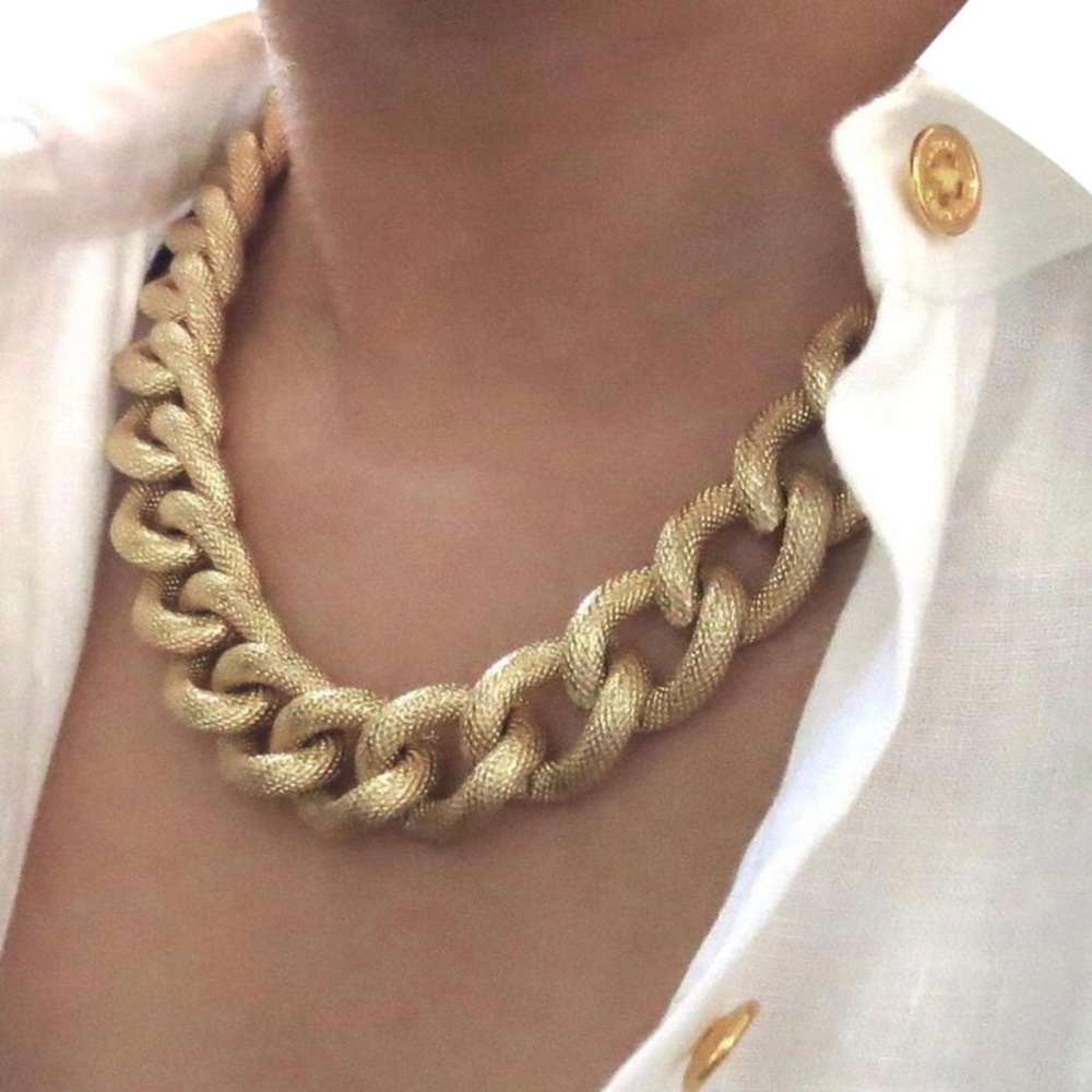 Textured chunky chain necklace